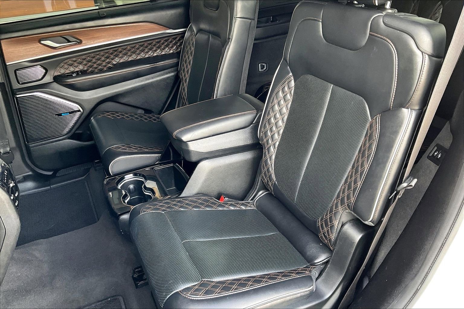 Used 2021 Jeep Grand Cherokee L Summit w/ Advanced Protech Group IV image 17