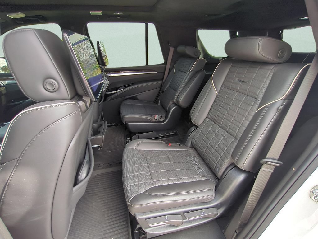 Used 2025 Cadillac Escalade Sport Platinum w/ LPO, Floor Liner Package AWD/4WD image 10