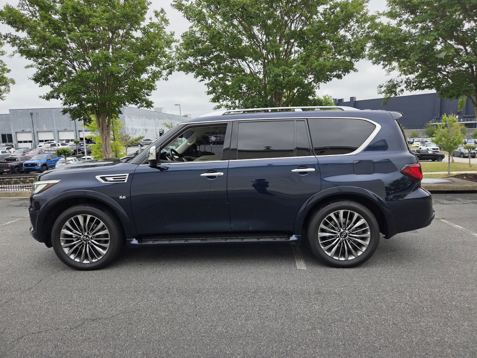 Used 2018 INFINITI QX80 4WD w/ Deluxe Technology Package image 9