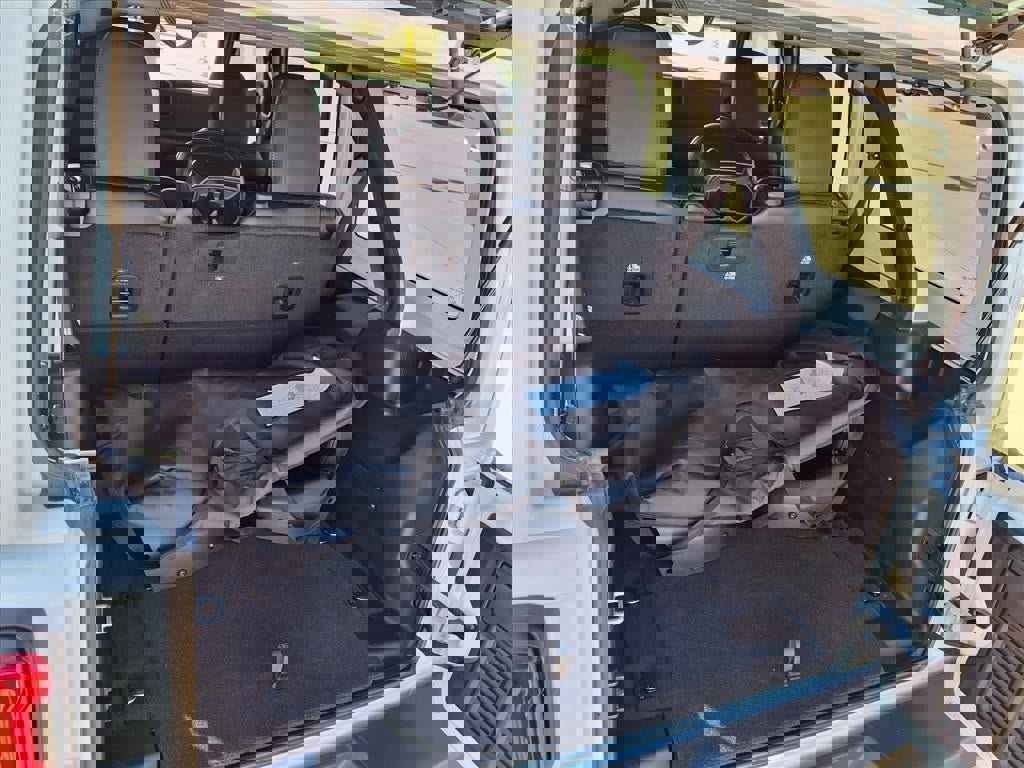 Certified 2025 Jeep Wrangler Unlimited Rubicon image 29