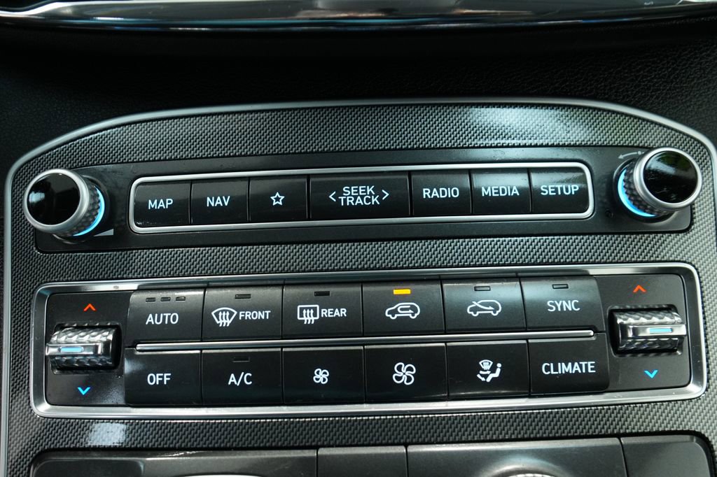 Used 2023 Hyundai Santa Fe SEL w/ Cargo Package image 33