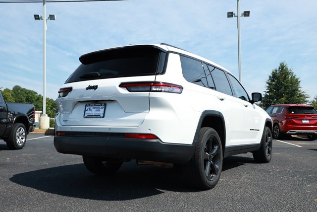 Used 2023 Jeep Grand Cherokee L Laredo RWD image 5