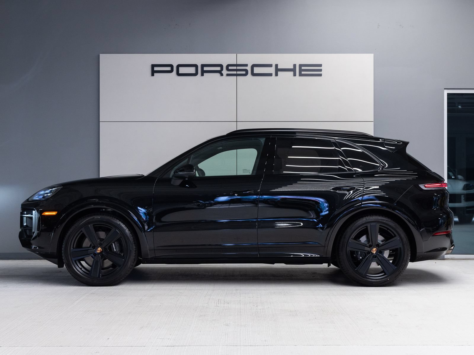 New 2026 Porsche Cayenne AWD/4WD image 2