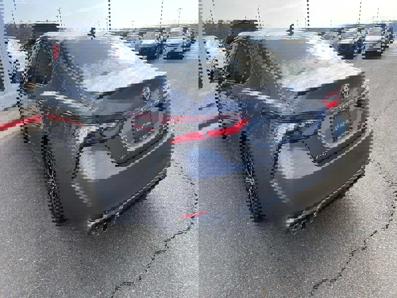 Used 2024 Toyota Camry SE image 10