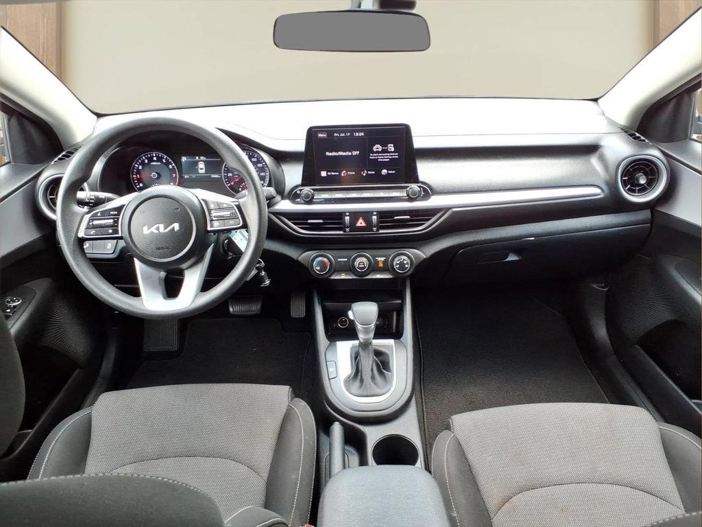 Used 2024 Kia Forte LXS w/ LXS Technology Package FWD image 25