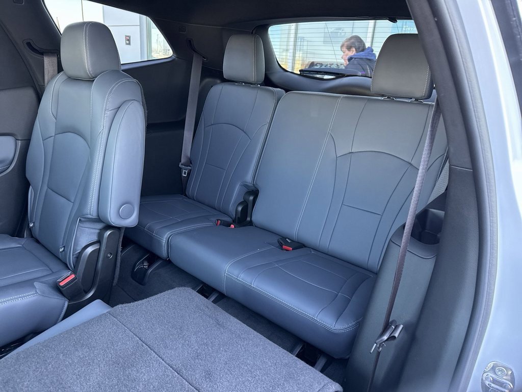Used 2023 Buick Enclave Essence w/ Experience Buick Package image 24