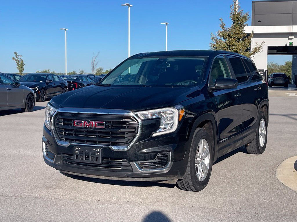 Used 2024 GMC Terrain SLE AWD/4WD image 3