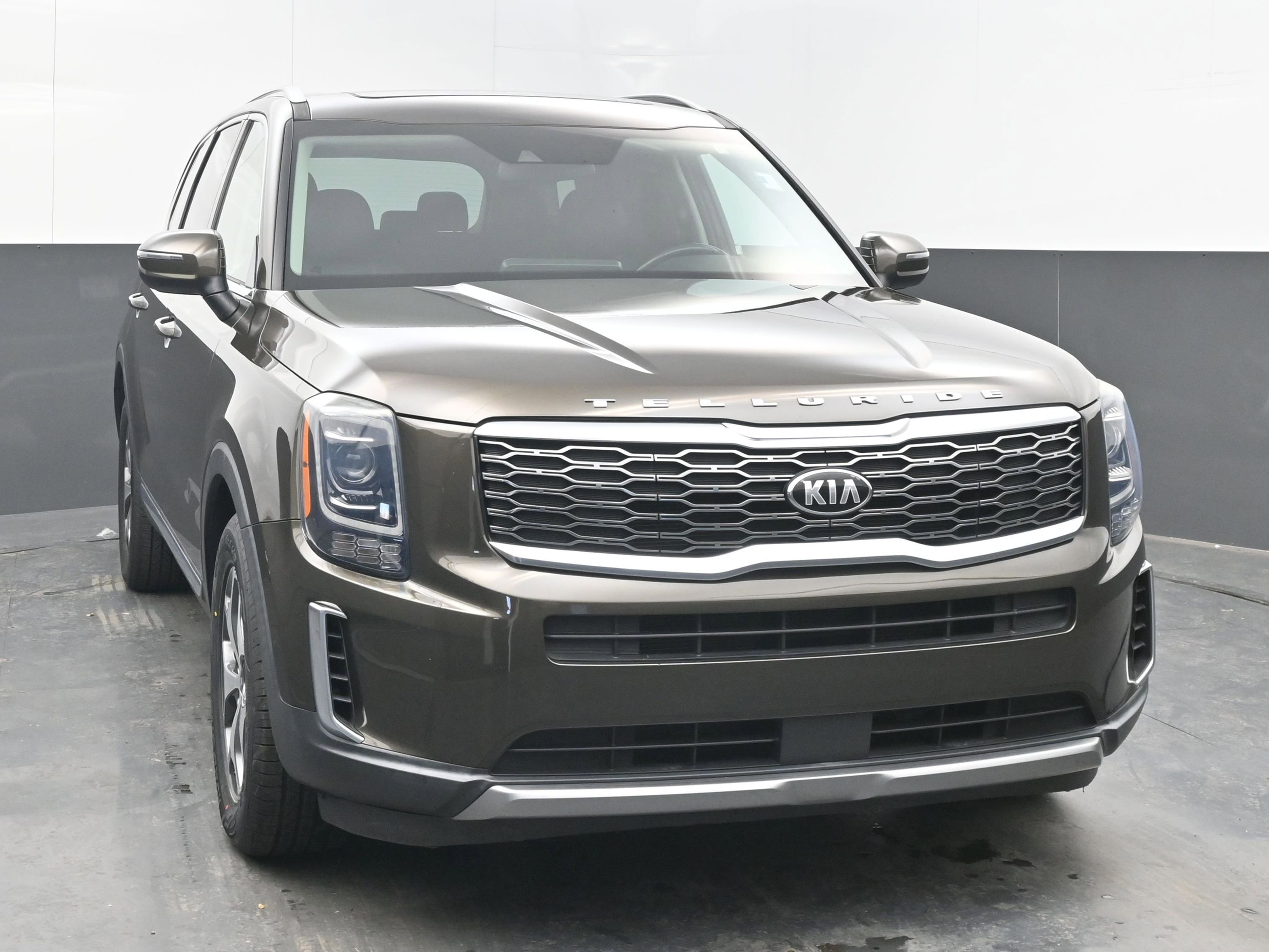 Used 2021 Kia Telluride EX image 2