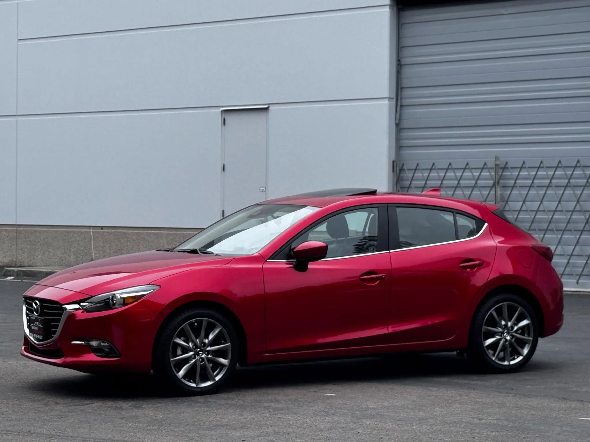 Used 2018 MAZDA MAZDA3 Grand Touring image 6