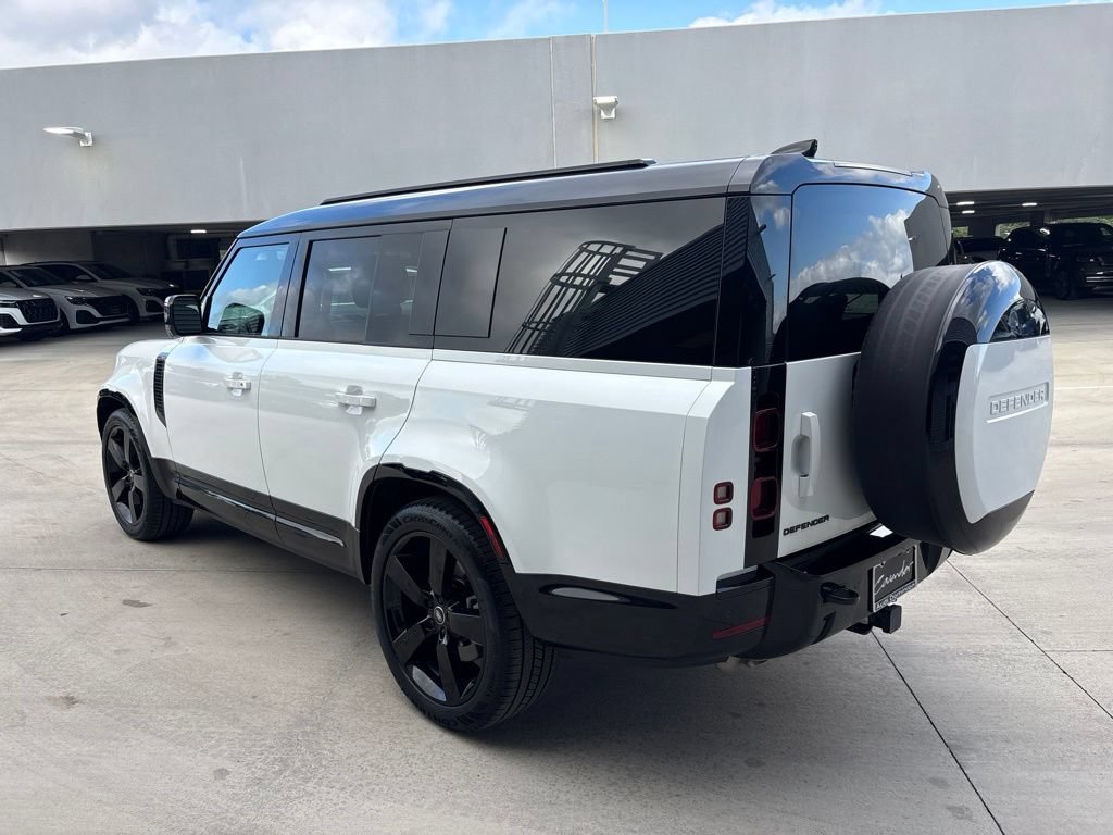 Used 2025 Land Rover Defender 130 X-Dynamic SE AWD/4WD image 8
