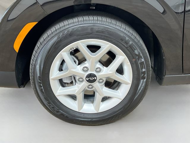 Certified 2025 Kia Soul LX w/ LX Technology Package image 29