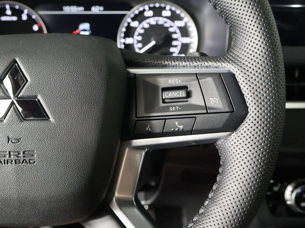 New 2026 Mitsubishi Outlander LE AWD/4WD image 39