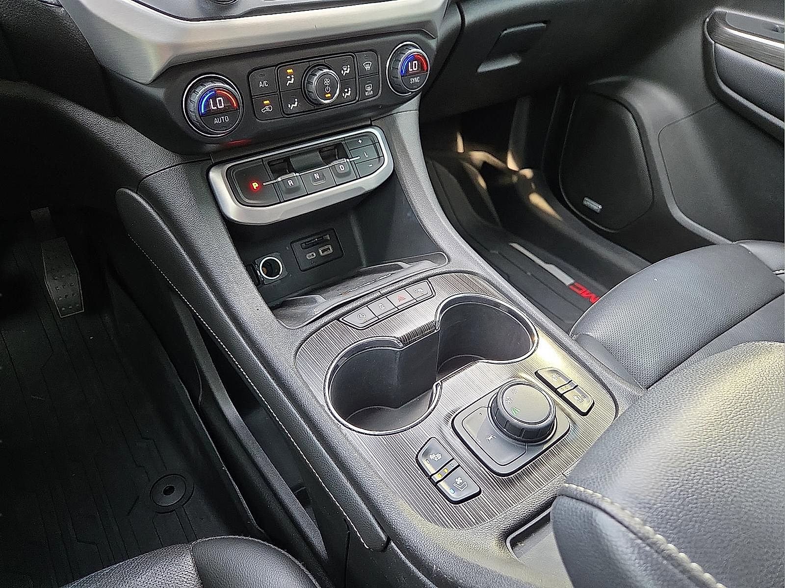 Used 2021 GMC Acadia SLT w/ Premium Package FWD image 25