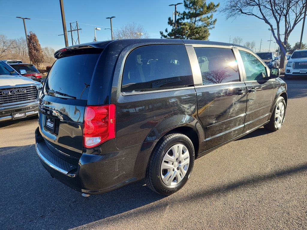 Used 2017 Dodge Grand Caravan SE w/ Power Window Group image 3