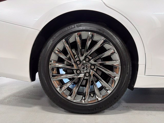 Used 2025 Lexus ES 300h w/ Technology Package FWD image 32