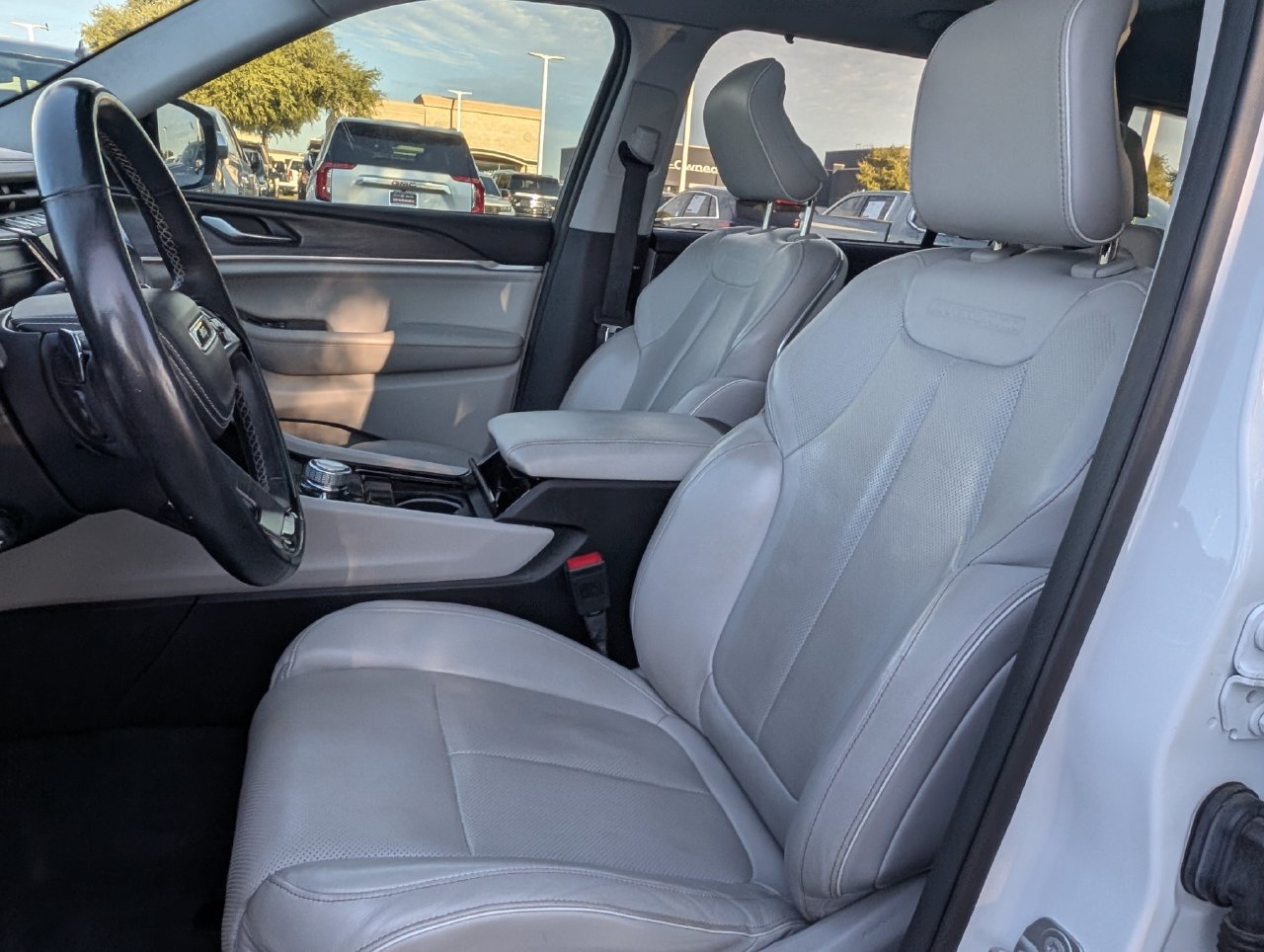 Used 2021 Jeep Grand Cherokee L Overland w/ Advanced Protech Group III AWD/4WD image 26