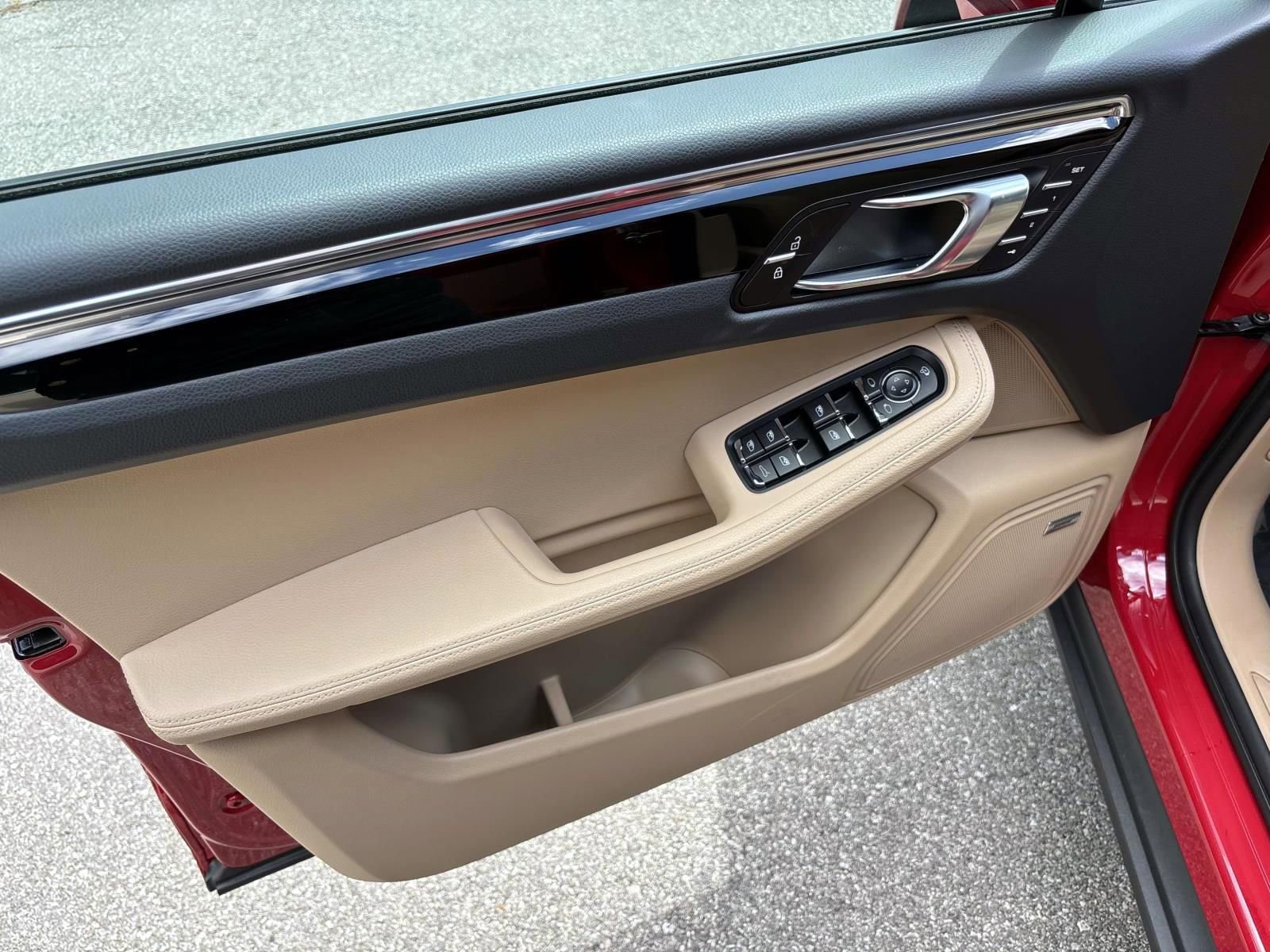 Used 2026 Porsche Macan image 22