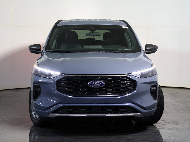 Used 2023 Ford Escape ST-Line w/ Tech Pack #1 AWD/4WD image 9