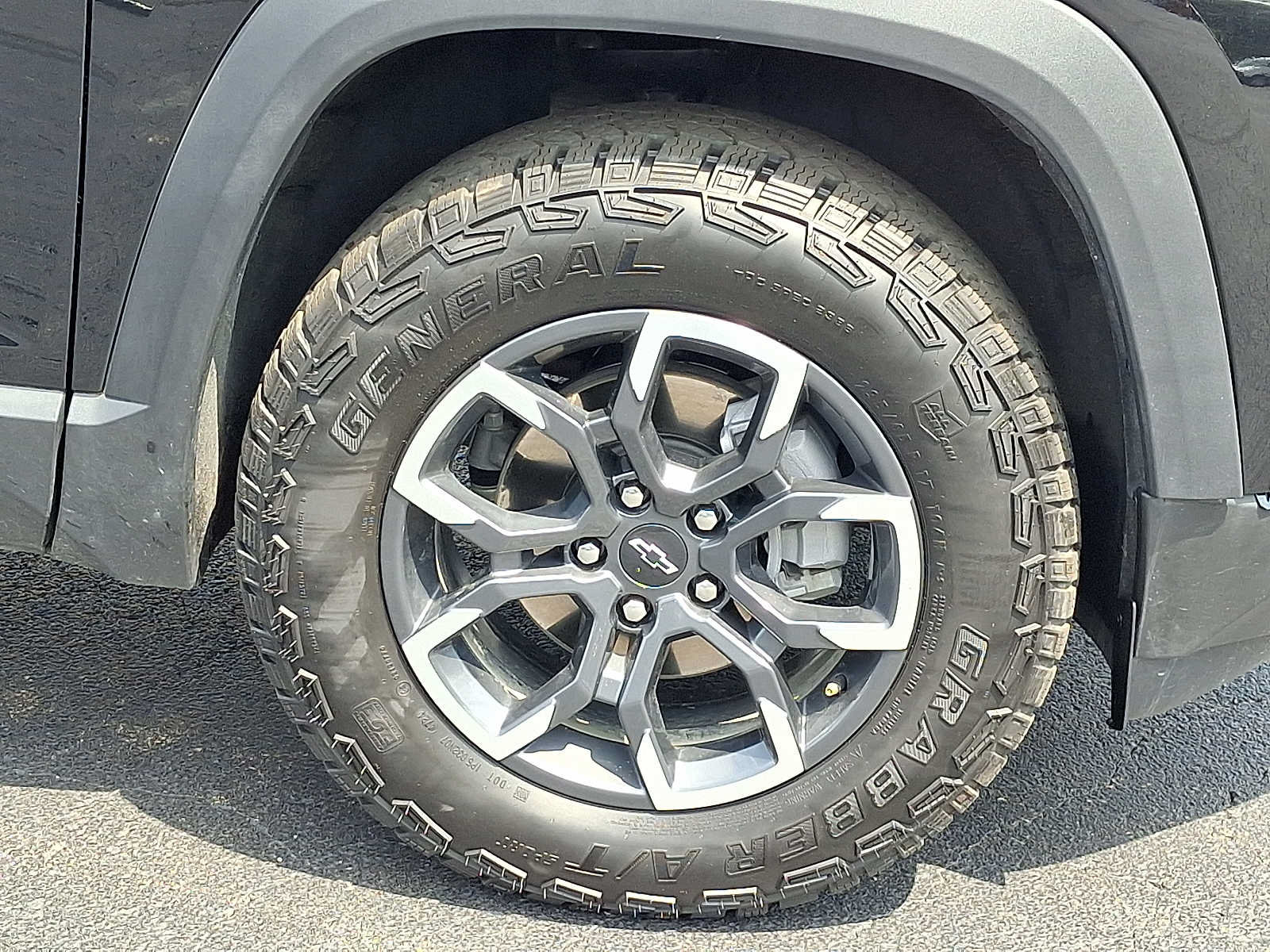 Used 2026 Chevrolet Equinox ACTIV w/ LPO, Floor Liner Package AWD/4WD image 8