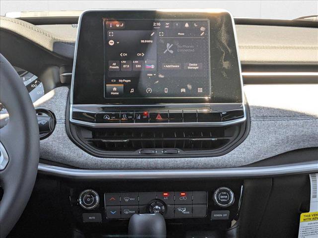 New 2025 Jeep Compass Latitude image 12