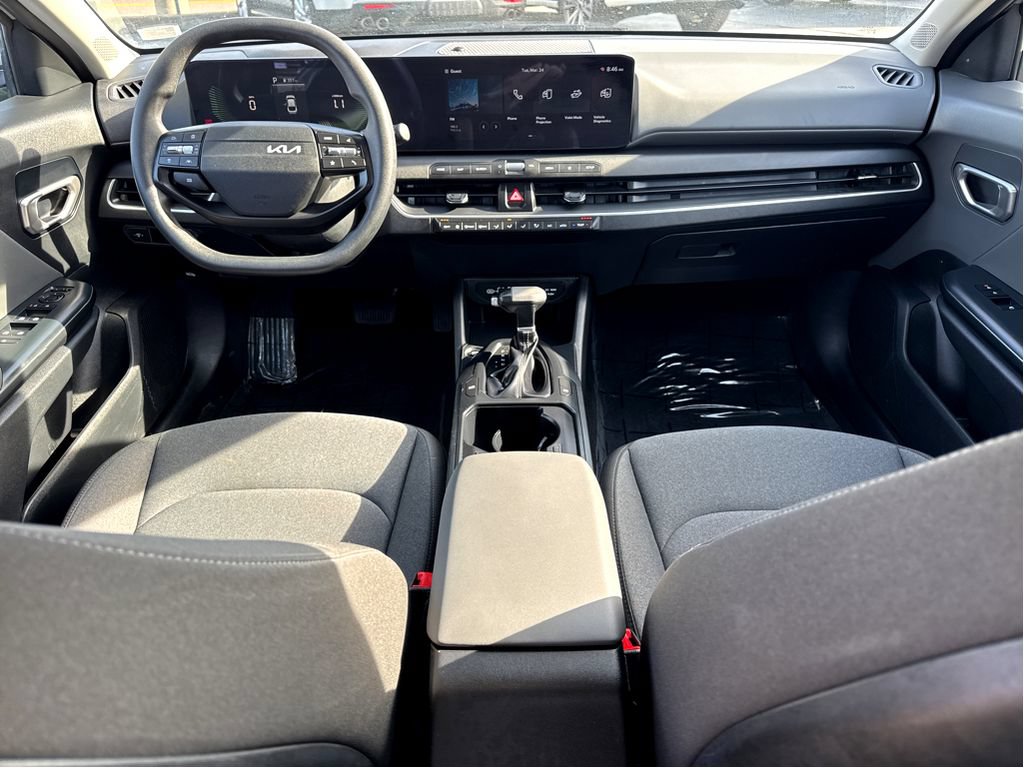 Used 2025 Kia K4 FWD image 13