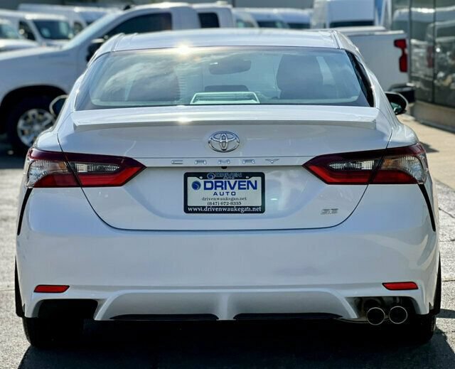 Used 2023 Toyota Camry SE FWD image 4