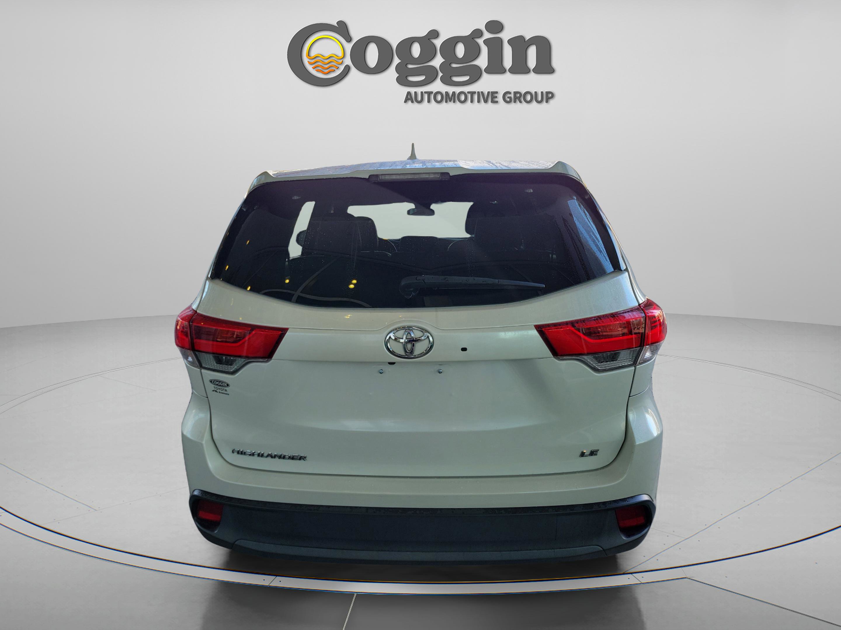 Used 2018 Toyota Highlander LE image 3