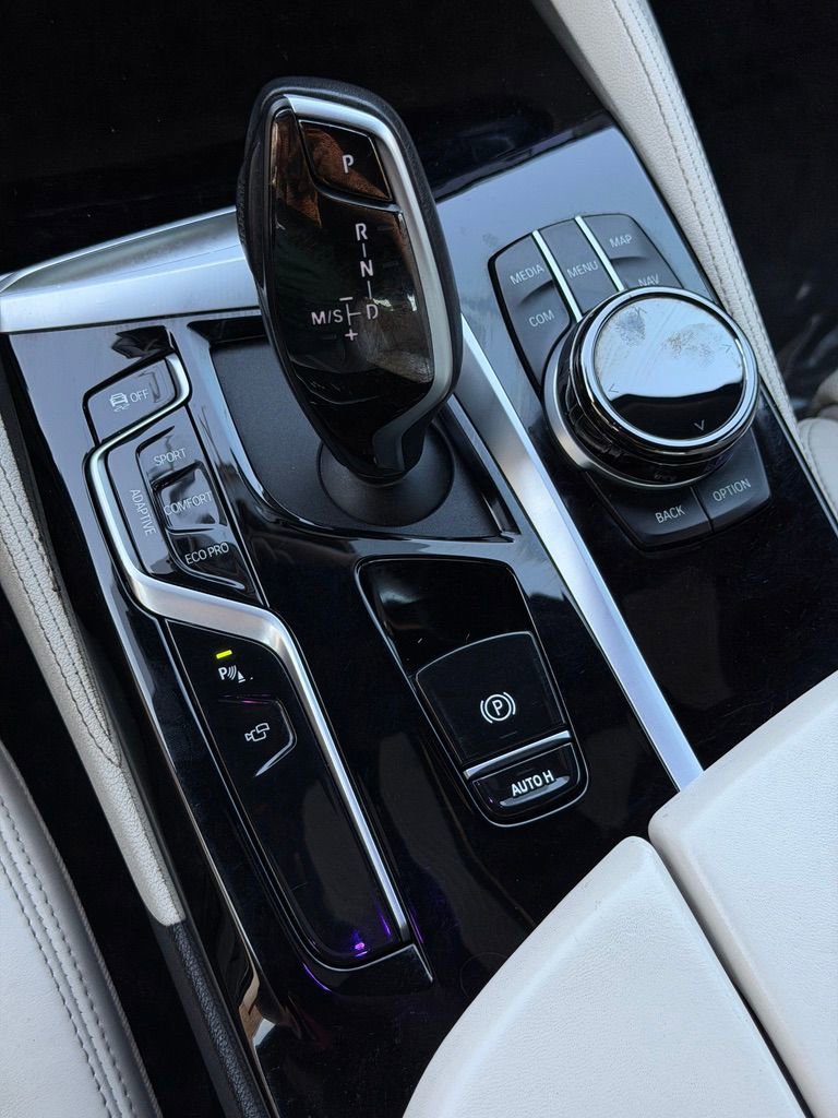 Used 2021 BMW M550i xDrive w/ Dynamic Handling Package image 38