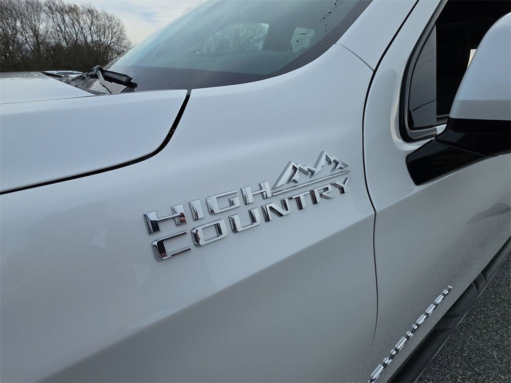 Used 2021 Chevrolet Suburban High Country image 31