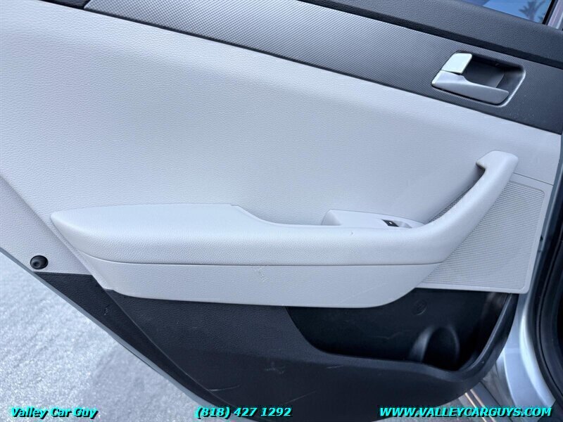 Used 2016 Hyundai Sonata SE FWD image 23