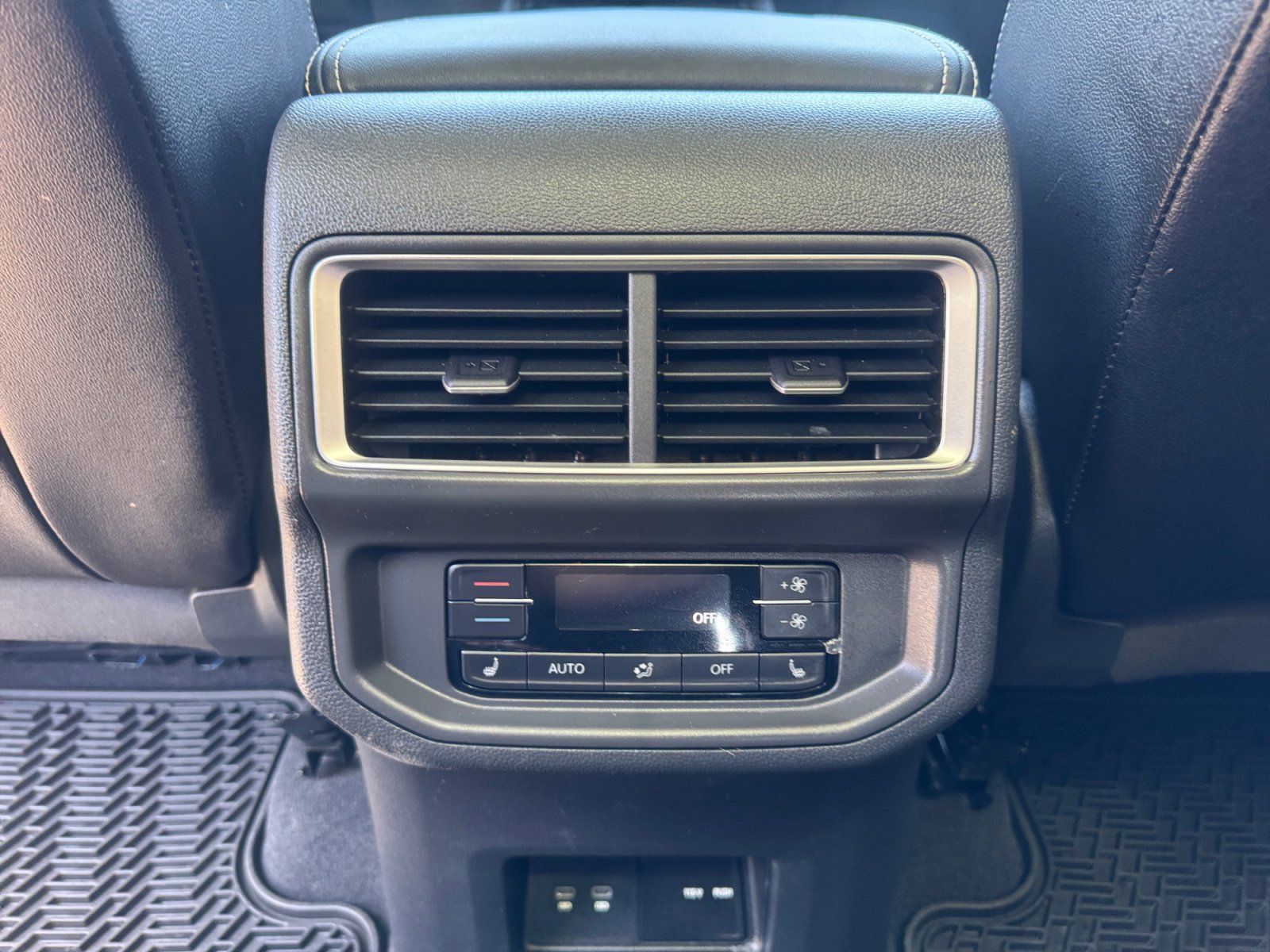 Used 2024 Volkswagen Atlas SEL Premium R-Line AWD/4WD image 30