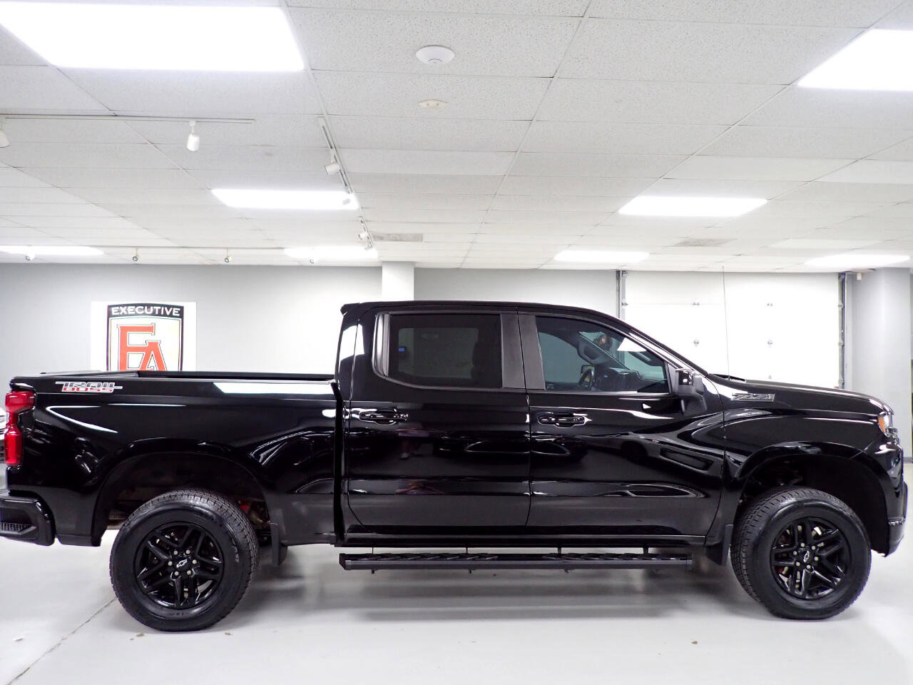 Used 2022 Chevrolet Silverado 1500 LT Trail Boss w/ Convenience Package II image 17