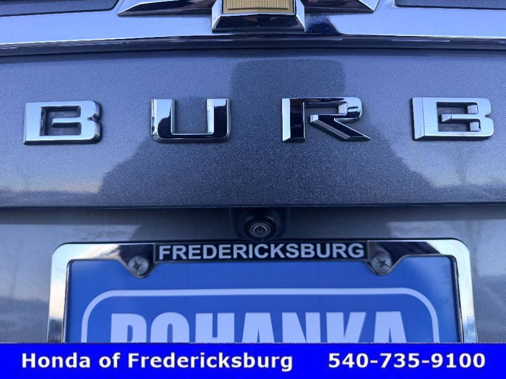 Used 2022 Chevrolet Suburban LT w/ Luxury Package image 17