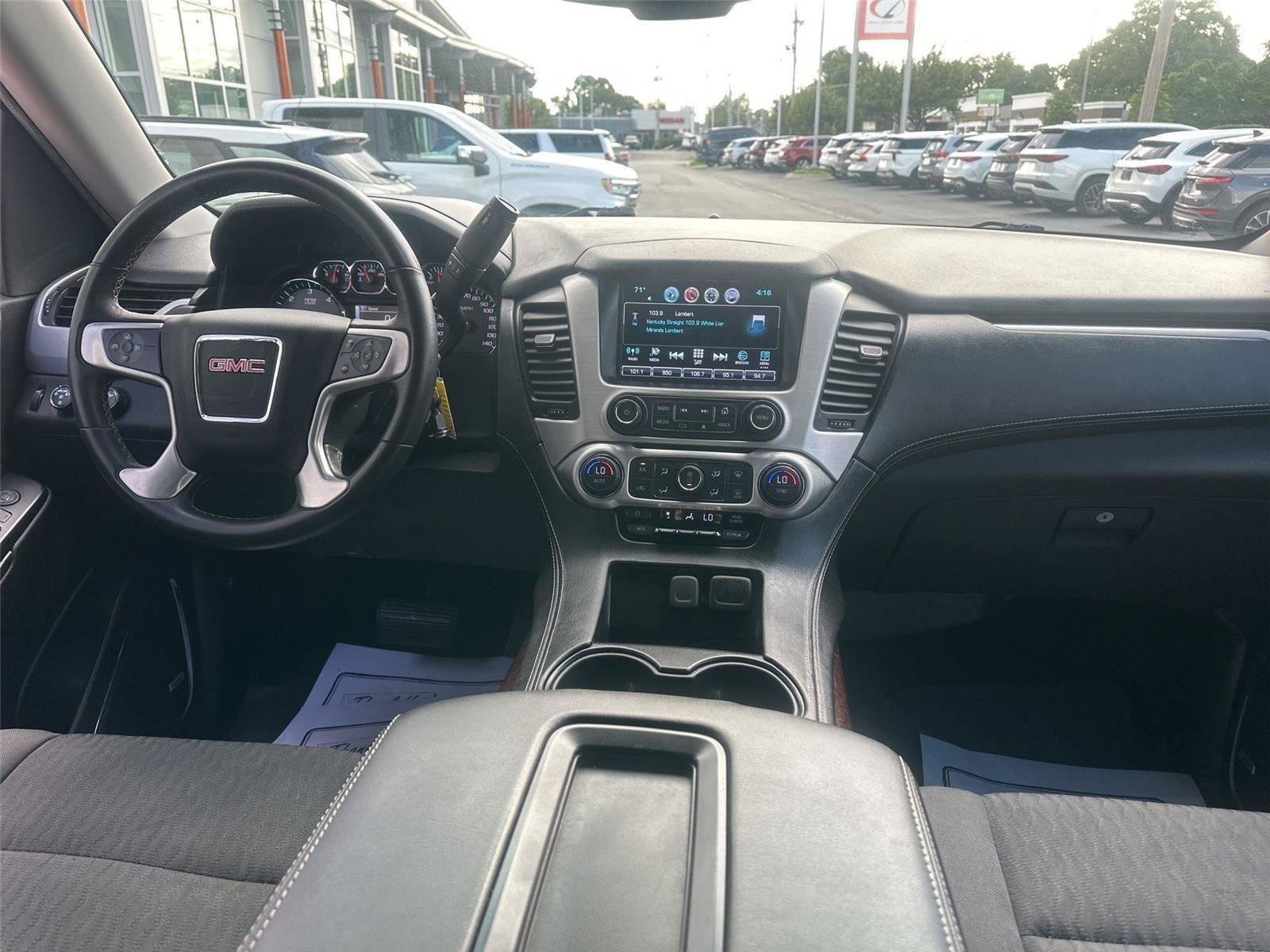 Used 2017 GMC Yukon SLE w/ SLE Value Package AWD/4WD image 14