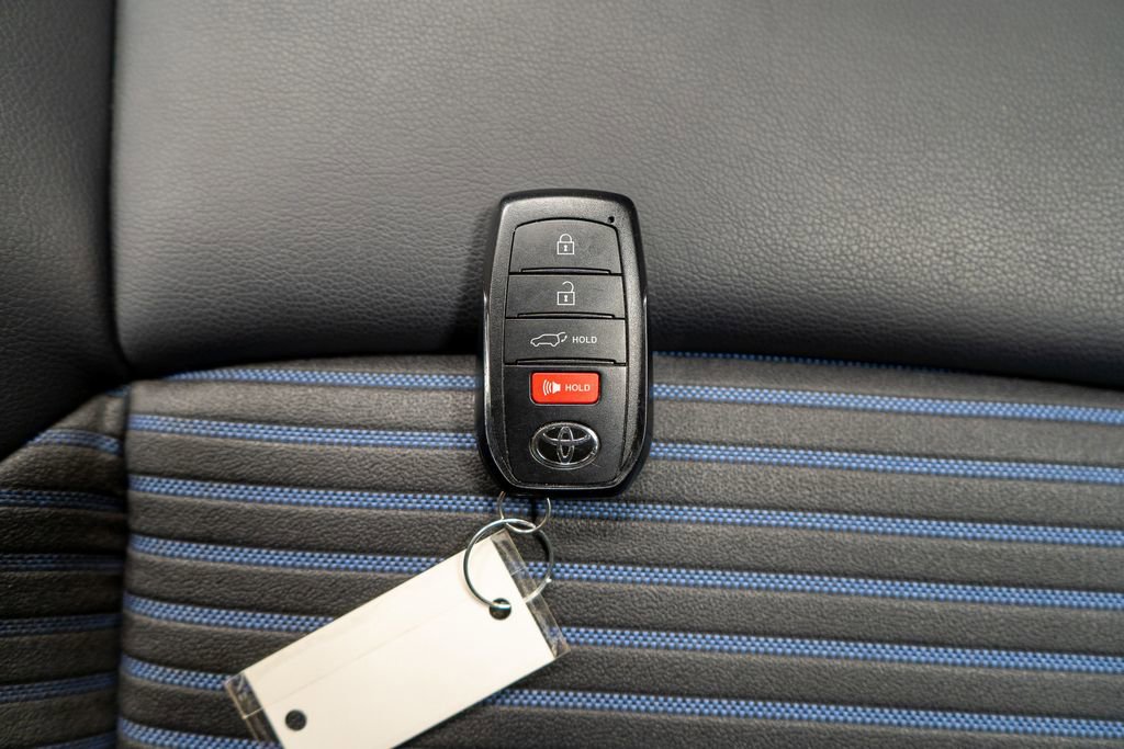 Used 2023 Toyota Corolla Cross XSE w/ Convenience Package image 33