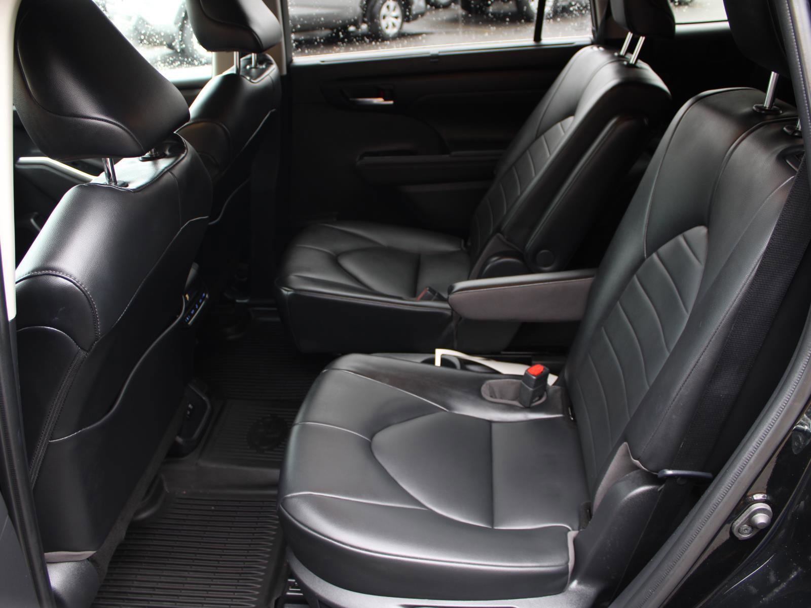 Certified 2021 Toyota Highlander XLE image 15