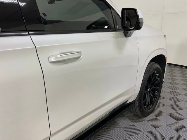 Used 2022 Cadillac Escalade Sport Platinum w/ LPO, ONYX Package image 8