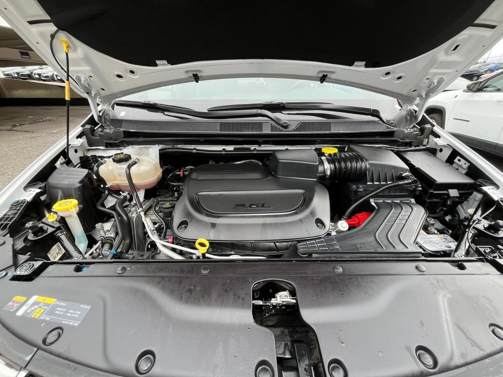 Used 2025 Chrysler Pacifica Select FWD image 34