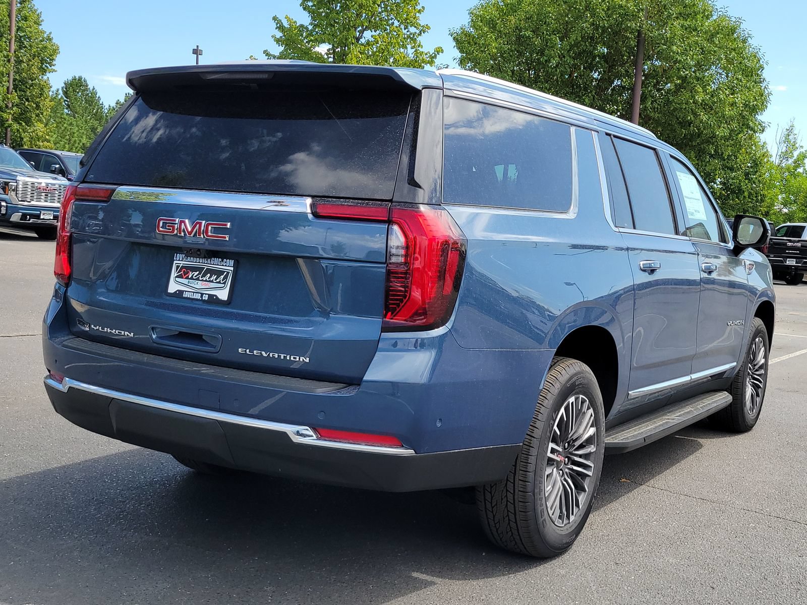 New 2026 GMC Yukon XL Elevation w/ Elevation Premium Package AWD/4WD image 3