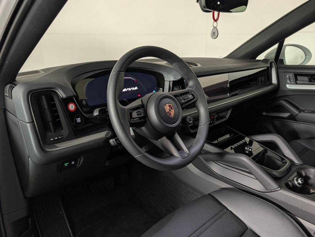 New 2026 Porsche Cayenne Coupe AWD/4WD image 4