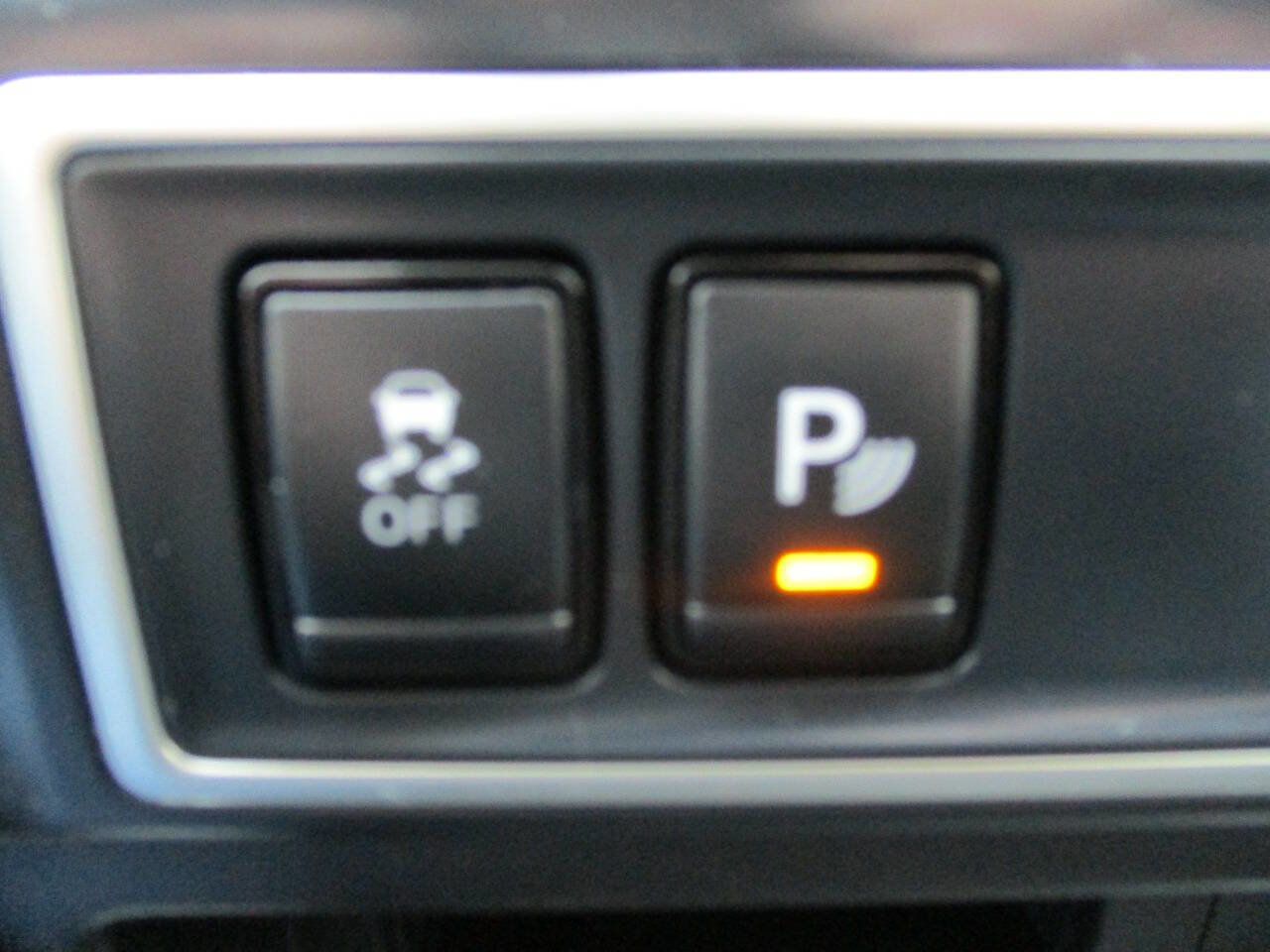 Used 2023 Nissan Titan S image 39