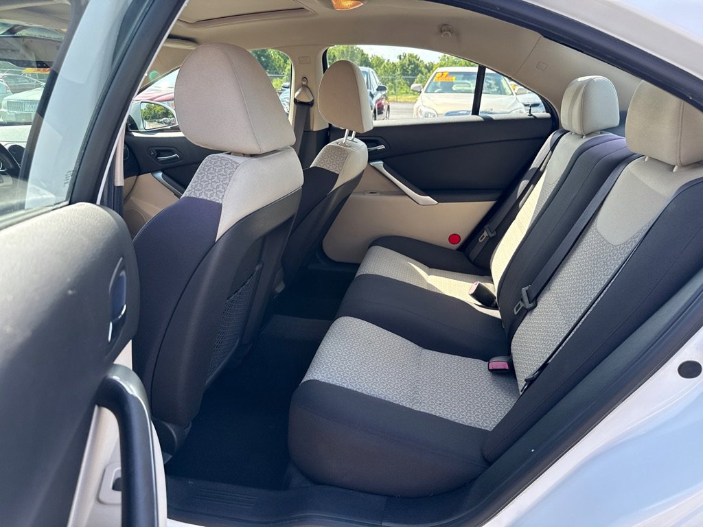 Used 2010 Pontiac G6 Sedan FWD image 10