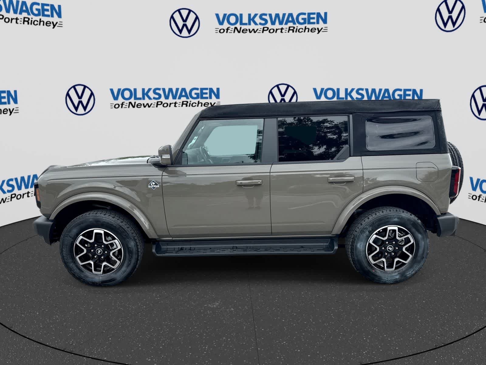 Used 2025 Ford Bronco Outer Banks AWD/4WD image 11