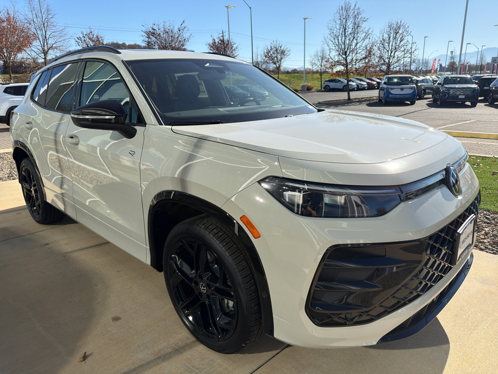 New 2026 Volkswagen Tiguan SE R-Line image 4