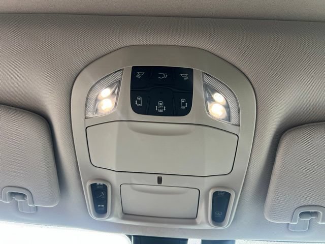 Used 2019 Chrysler Pacifica Limited FWD image 38