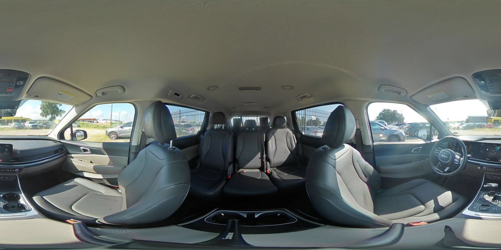Used 2026 Kia Carnival FWD image 40