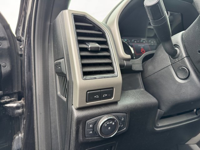 Used 2019 Ford F150 Lariat w/ Equipment Group 502A Luxury AWD/4WD image 29
