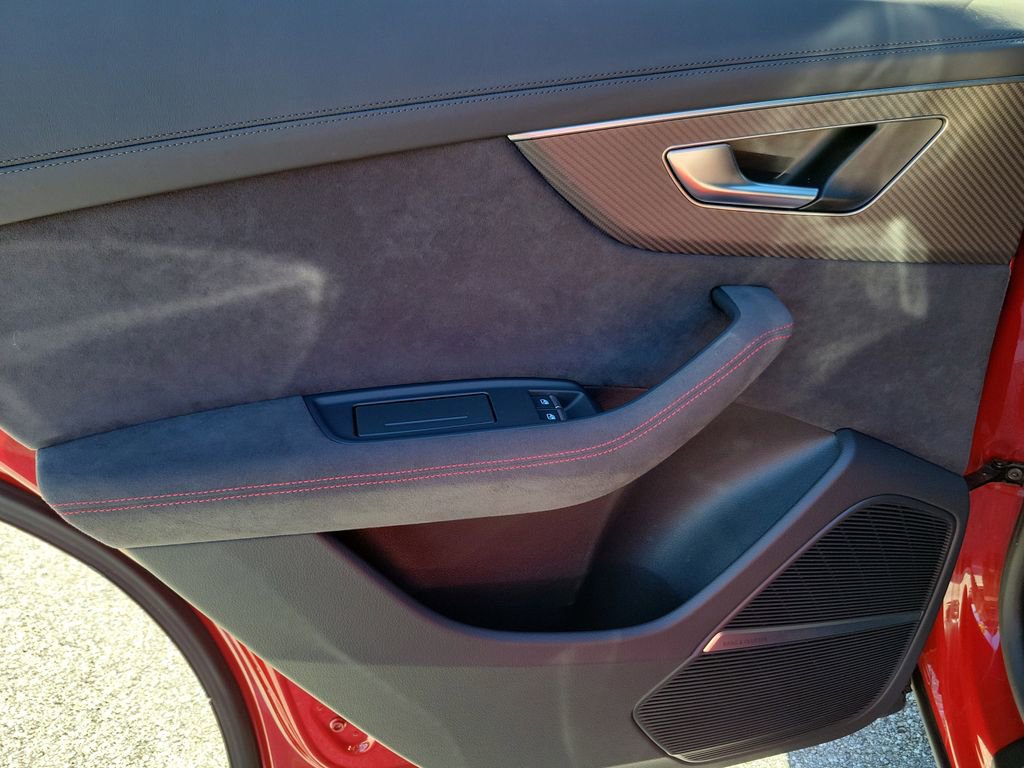 Used 2025 Audi RS Q8 performance image 27