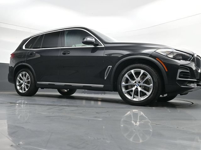 Used 2022 BMW X5 xDrive40i w/ Premium Package AWD/4WD image 29