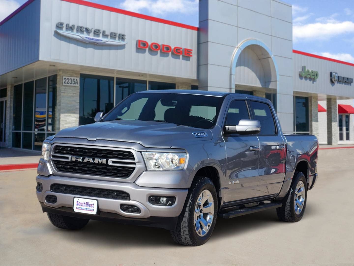 Used 2022 RAM 1500 Lone Star AWD/4WD image 2